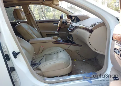 2013 Mercedes-Benz S 550 z USA, uszkodzony, nr VIN WDDNG7DB9DA525974